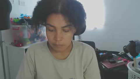 Snapshot of shayna_cute chatting on 09-22-25, 06:54 Shayna online show from 09-22-25, 06:54