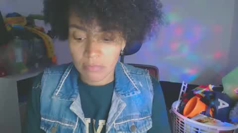 Snapshot of shayna_cute chatting on 09-29-25, 12:05 Shayna online show from 09-29-25, 12:05