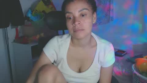 Snapshot of shayna_cute chatting on 10-16-25, 02:12 Shayna online show from 10-16-25, 02:12