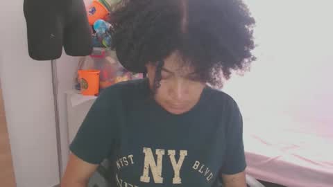 Snapshot of shayna_cute chatting on 10-18-25, 01:01 Shayna online show from 10-18-25, 01:01