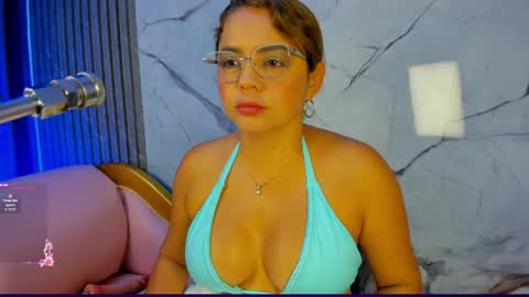 Snapshot of shayra_boobs2 chatting on 06-06-26, 10:42 shayra_boobs2 online show from 06-06-26, 10:42