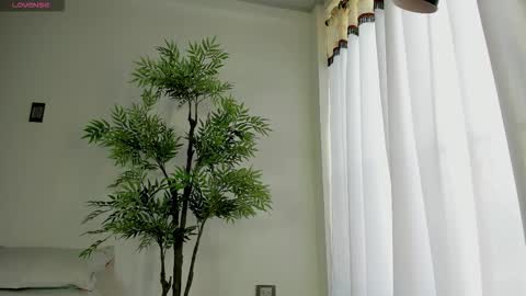 Snapshot of shazamairet chatting on 12-17-25, 01:28 shazam online show from 12-17-25, 01:28