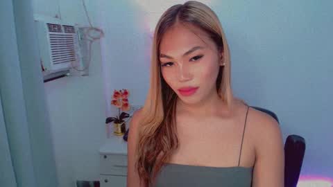 Snapshot of shealana69 chatting on 12-28-24, 04:19 MY IG Shealana69 online show from 12-28-24, 04:19