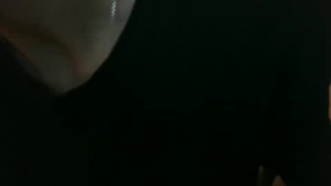 Snapshot of shedevr02 chatting on 10-08-25, 04:59 Roger online show from 10-08-25, 04:59