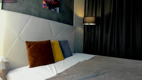 Amely online show from 12-15-25, 09:24