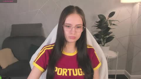 Snapshot of shei1a_shy chatting on 04-16-26, 11:33 Amely online show from 04-16-26, 11:33