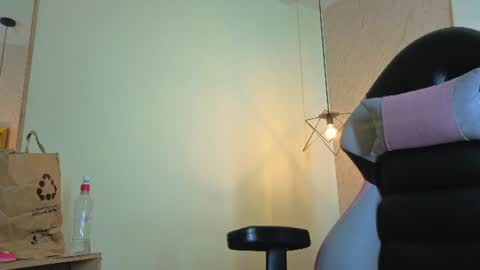 Snapshot of sheilly_brown chatting on 07-11-26, 02:36 sheilly_brown online show from 07-11-26, 02:36