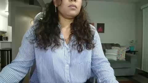 Snapshot of sheilyn_smith chatting on 10-14-25, 02:23 sheilyn_smith online show from 10-14-25, 02:23