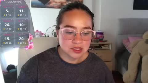 Snapshot of shekina_l chatting on 11-24-25, 06:51 lau online show from 11-24-25, 06:51