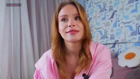 Snapshot of sheliamuyres chatting on 06-16-26, 01:41 Lina online show from 06-16-26, 01:41