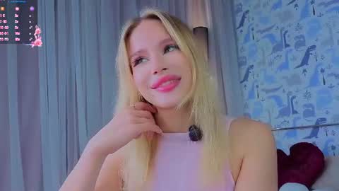 Snapshot of sheliamuyres chatting on 07-15-26, 01:44 Lina online show from 07-15-26, 01:44