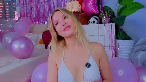 Snapshot of sheliamuyres chatting on 07-21-26, 02:36 Lina online show from 07-21-26, 02:36