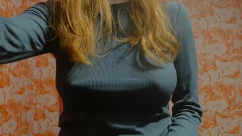 Erika online show from 12-19-24, 08:55