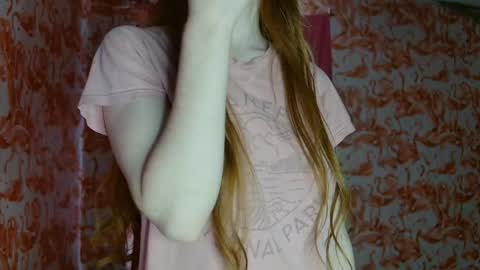 Snapshot of shelikessoymilk chatting on 04-27-26, 06:28 Erika online show from 04-27-26, 06:28