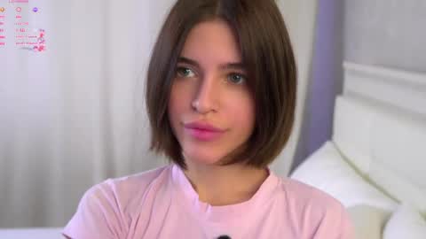 Snapshot of shelleyharn chatting on 05-04-26, 01:01 Alex online show from 05-04-26, 01:01