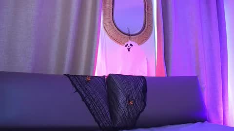  Transmission schedule Monday - Friday 715 am to 200 pm time Colombia  online show from 10-25-25, 01:07