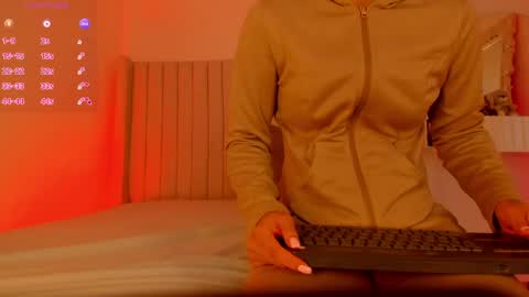 shelynna_azzul online show from 05-13-26, 11:51