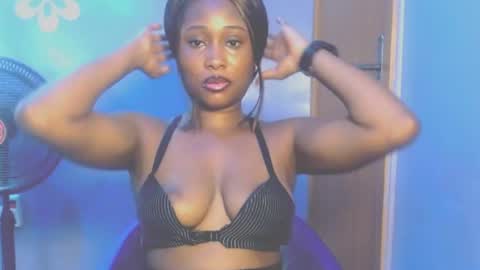 Favour online show from 06-18-26, 06:35