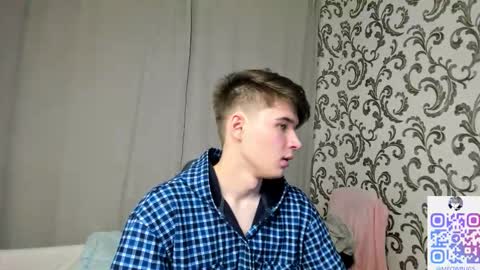 Snapshot of sherlockmax chatting on 09-13-25, 07:24 Max online show from 09-13-25, 07:24