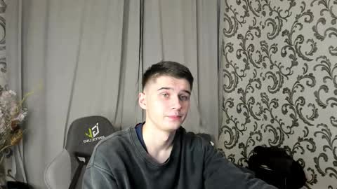 Snapshot of sherlockmax chatting on 11-08-25, 07:23 Max online show from 11-08-25, 07:23