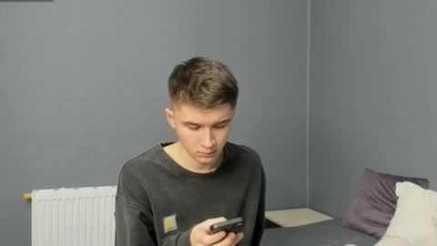 Snapshot of sherlockmax chatting on 11-10-25, 03:16 Max online show from 11-10-25, 03:16