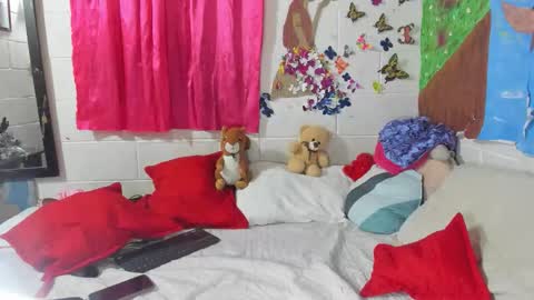  Maria Saenz online show from 12-02-25, 11:11