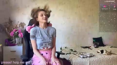 Snapshot of sheslike_firstlove chatting on 08-02-26, 06:45 Vanessa online show from 08-02-26, 06:45