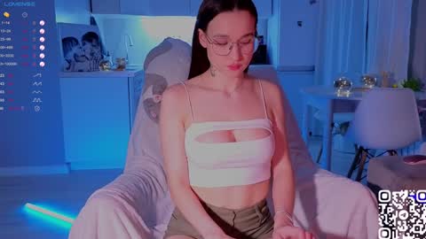 Snapshot of shey1i chatting on 12-23-24, 06:48 Sheyli online show from 12-23-24, 06:48