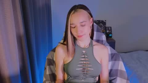 Snapshot of shey1i chatting on 12-20-25, 12:23 Sheyli online show from 12-20-25, 12:23