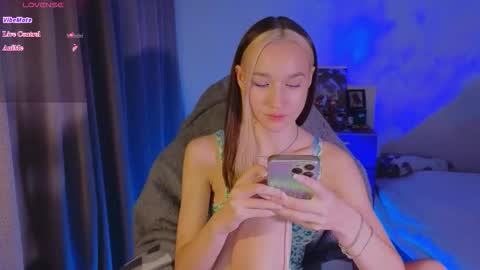 Snapshot of shey1i chatting on 01-10-26, 02:30 Sheyli online show from 01-10-26, 02:30