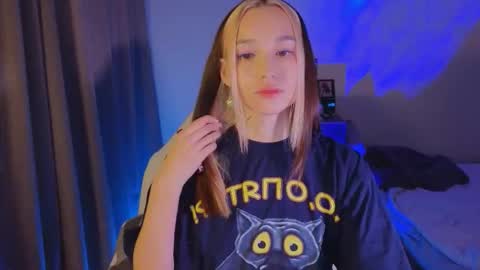 Snapshot of shey1i chatting on 01-16-26, 09:41 Sheyli online show from 01-16-26, 09:41