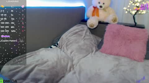 Snapshot of shinelikea_diamond chatting on 01-17-25, 06:02 Alexis online show from 01-17-25, 06:02