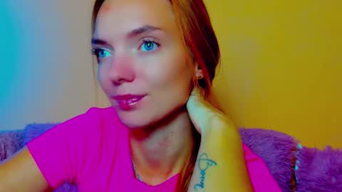 Snapshot of shinelikea_diamond chatting on 10-07-25, 08:39 Alexis online show from 10-07-25, 08:39