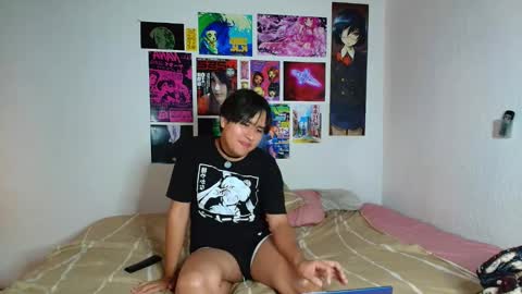 Snapshot of shinji18 chatting on 12-28-24, 02:22 Shinji online show from 12-28-24, 02:22