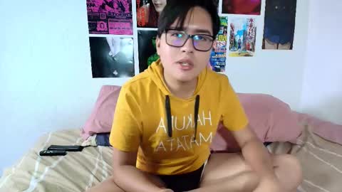 Snapshot of shinji18 chatting on 02-27-25, 01:16 Shinji online show from 02-27-25, 01:16