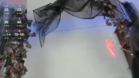 Snapshot of shinny_crystal chatting on 10-14-25, 01:56 Crystal online show from 10-14-25, 01:56