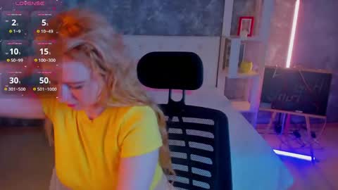 Lisa online show from 05-31-26, 01:47