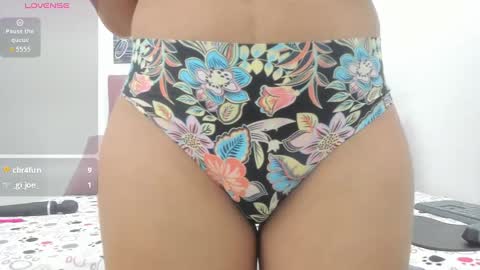 Snapshot of shira_sexylove chatting on 10-16-25, 12:11 shira_sexylove online show from 10-16-25, 12:11