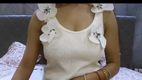 Snapshot of shiri_hot chatting on 11-23-25, 05:57 Siri online show from 11-23-25, 05:57