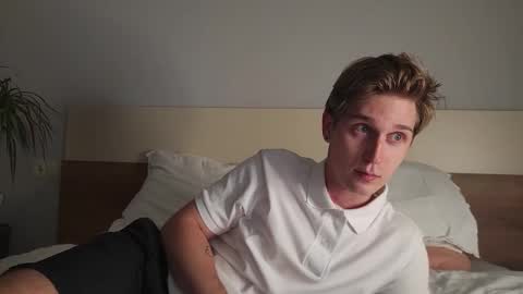 Snapshot of shirizo chatting on 10-13-25, 09:37 Matthew online show from 10-13-25, 09:37