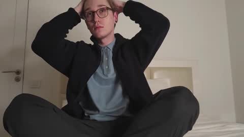 Snapshot of shirizo chatting on 03-01-26, 09:39 Matthew online show from 03-01-26, 09:39