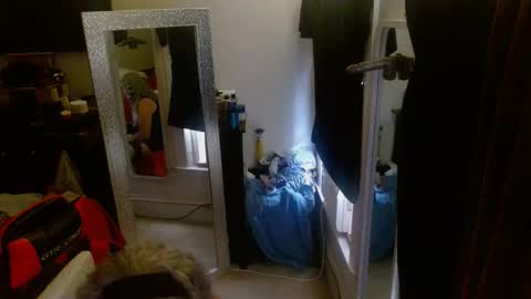 Snapshot of shirleyjo chatting on 05-28-26, 06:49 sarah online show from 05-28-26, 06:49