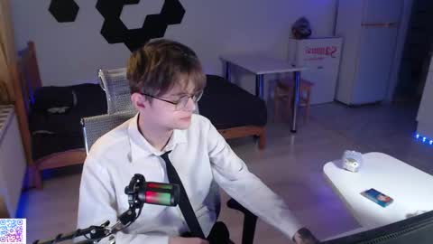 shiromy_ online show from 11-22-25, 07:13