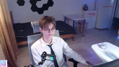 shiromy_ online show from 11-28-25, 06:43