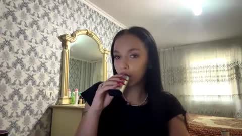 Snapshot of shizueliffick chatting on 07-10-26, 12:19 Hanna online show from 07-10-26, 12:19