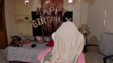  kendal  online show from 02-10-25, 04:36