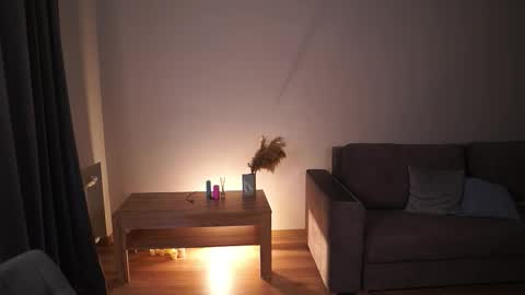 Agatha online show from 09-11-25, 01:22