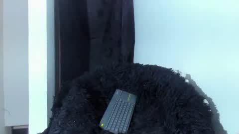 Snapshot of shooter_boy_ chatting on 07-10-26, 03:11 Shooter online show from 07-10-26, 03:11