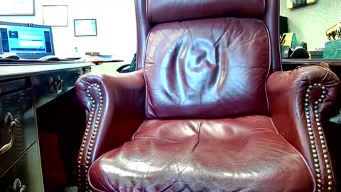 nikolas send dm for an appointment online show from 02-25-25, 04:21