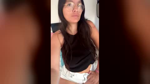 Snapshot of shopiagarcia_ chatting on 12-15-25, 03:05 lamai online show from 12-15-25, 03:05